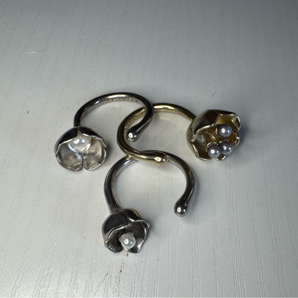 COACH Mixed Metal Tea Rose Floral Pearl Ring Set—Silver, Gunmetal, and Gold